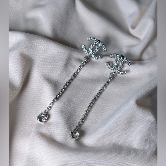 Jewelry - Luxe Crystal Drop Earrings